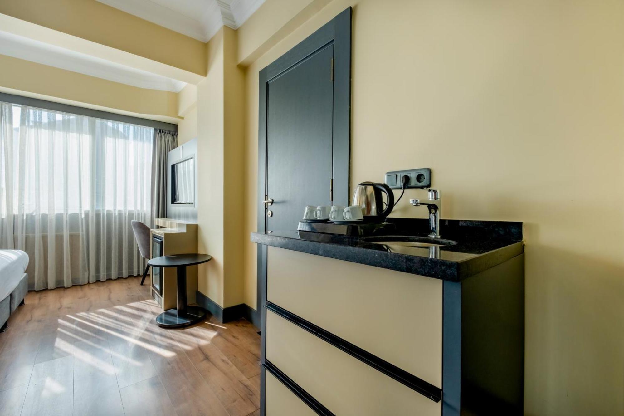 Frt Airlines Hotel - Istanbul Airport Arnavutkoy Экстерьер фото